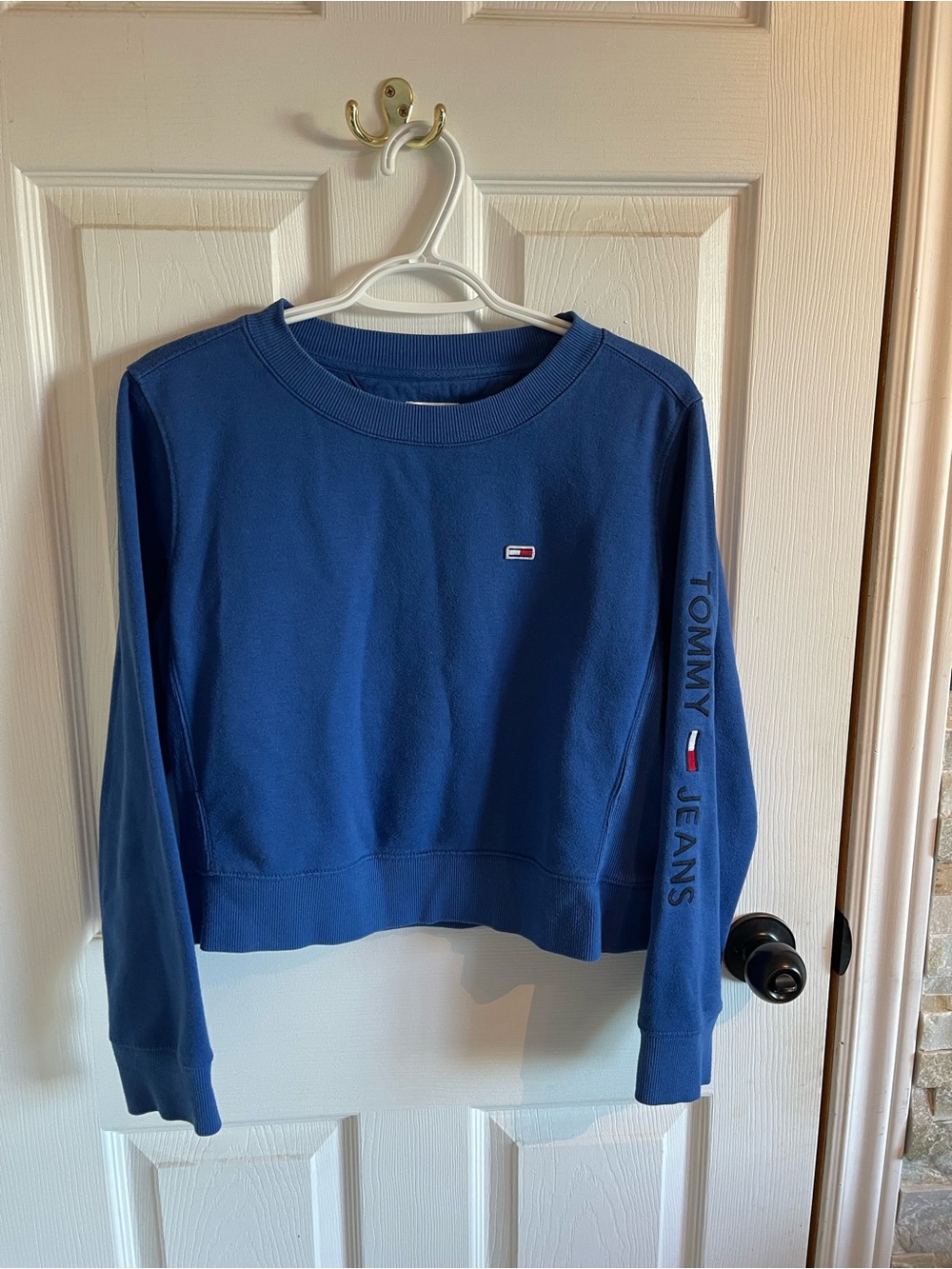 Tommy Hilfiger Women's Blue Crewneck Crop Sweatshirt
